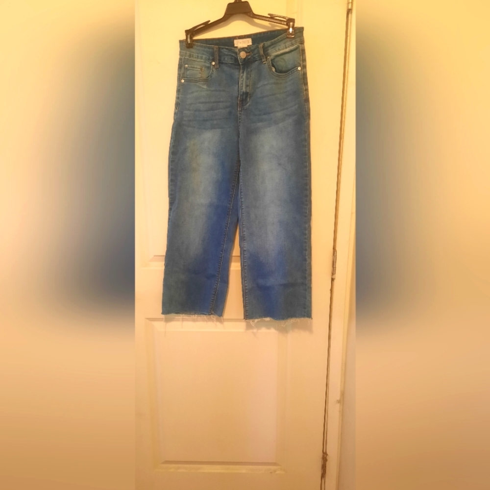 Womens cropped jeans size 7